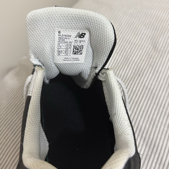 New Balance Black and White Sneakers - Picture 3 of 4
